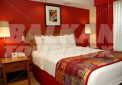 почивка в Residence Inn by Marriott Kansas City Country Club Plaza