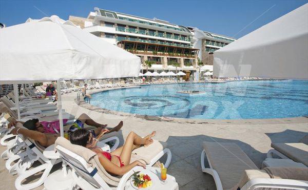 почивка в Crystal Waterworld Resort & Spa