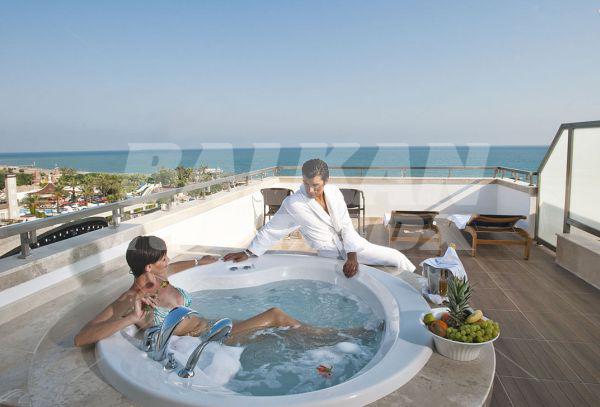 почивка в Crystal Waterworld Resort & Spa