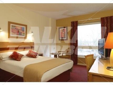 почивка в Jurys Inn Limerick