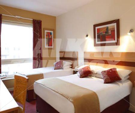 почивка в Jurys Inn Limerick