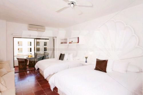 почивка в Bahia Hotel and Beach Club