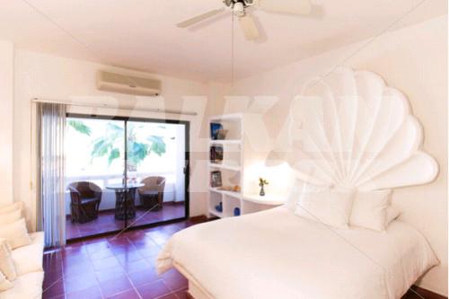 почивка в Bahia Hotel and Beach Club