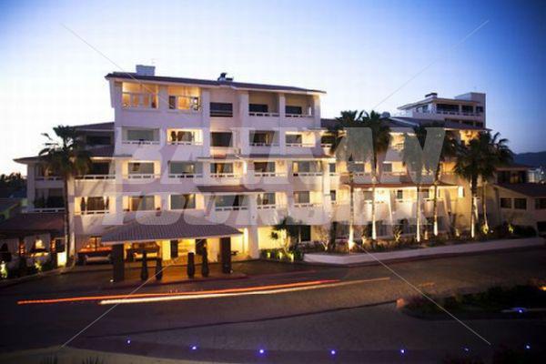 почивка в  Bahia Hotel and Beach Club