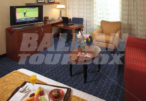 почивка в Courtyard by Marriott Detroit Downtown