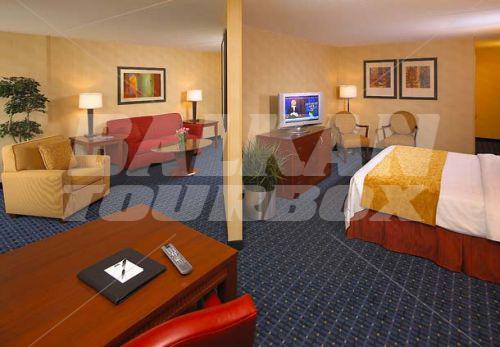 почивка в Courtyard by Marriott Detroit Downtown