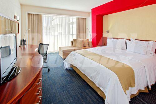 почивка в Holiday Inn Express Guadalajara Expo