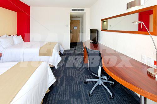 почивка в Holiday Inn Express Guadalajara Expo