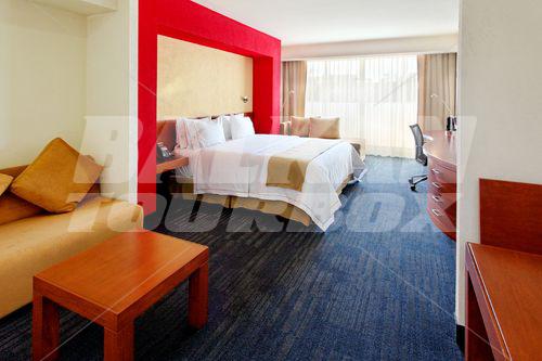 почивка в Holiday Inn Express Guadalajara Expo