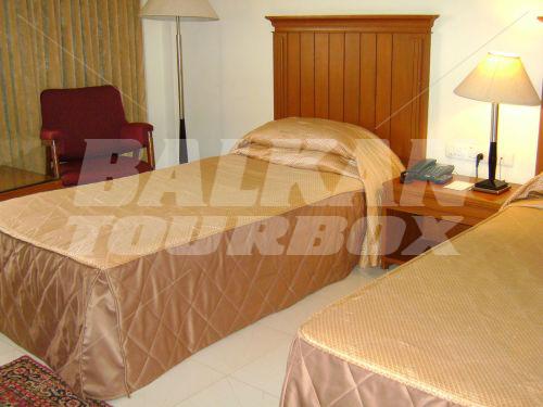 holiday in Fortune Pandiyan