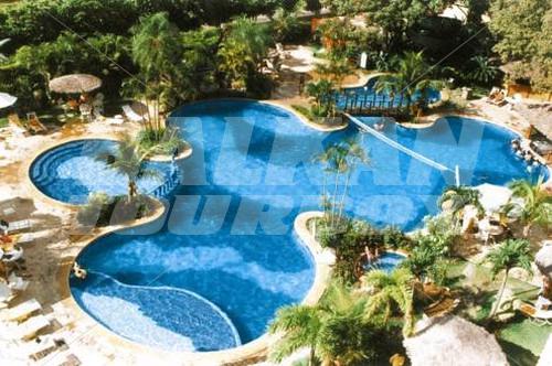 holiday in Camino Real
