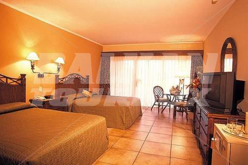 holiday in Camino Real