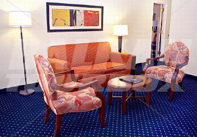 почивка в Courtyard by Marriott Dallas LBJ at Josey
