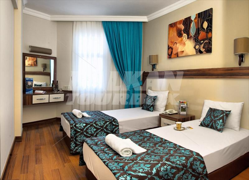 почивка в Flora Suites