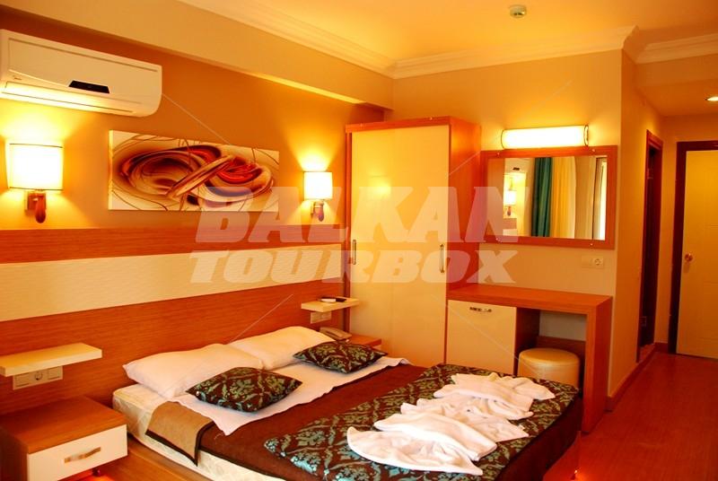 почивка в Flora Suites