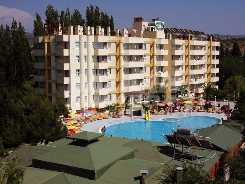 почивка в Flora Suites