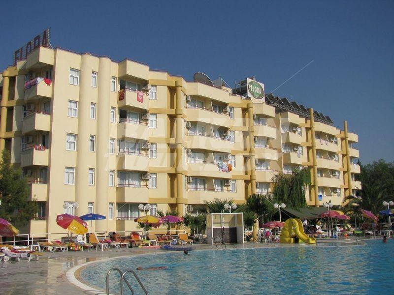 почивка в Flora Suites