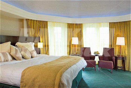 почивка в Crowne Plaza Liverpool John Lennon Airport