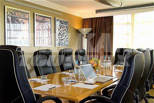 почивка в Crowne Plaza Liverpool John Lennon Airport