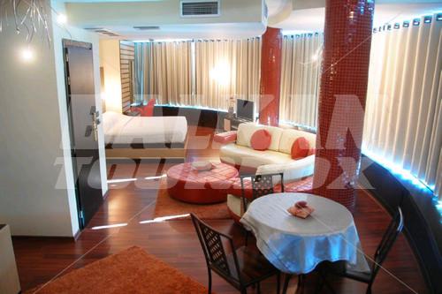 holiday in Vlora International
