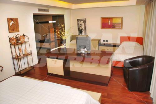 holiday in Vlora International