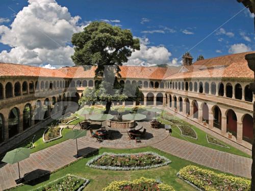 почивка в Monasterio Cuzco