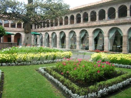 почивка в Monasterio Cuzco