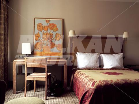 почивка в NH Hotel De Ville