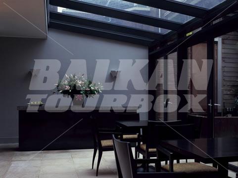 почивка в NH Hotel De Ville