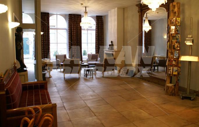 почивка в NH Hotel De Ville