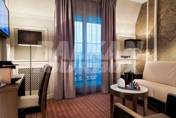 почивка в Timhotel Opéra Blanche Fontaine