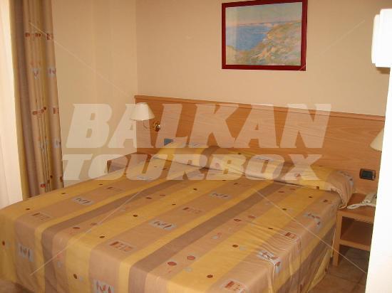 holiday in Ayri