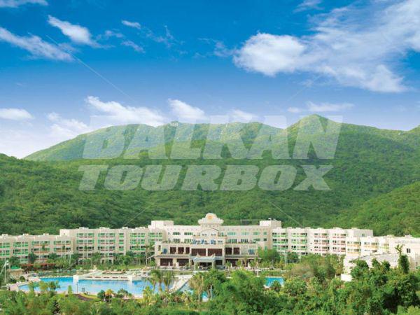 holiday in Cactus Resort