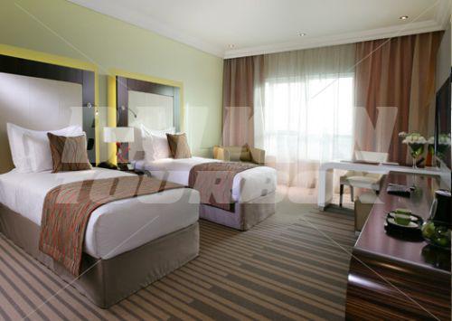 почивка в Auris Plaza Hotel