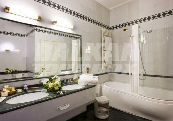 почивка в Grand Hotel Vittoria