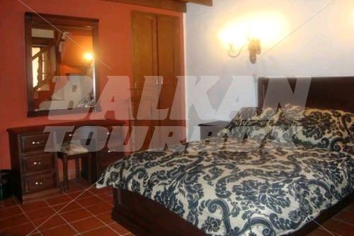 holiday in Monasterio