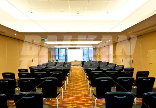 почивка в Courtyard by Marriott Paris Saint Denis