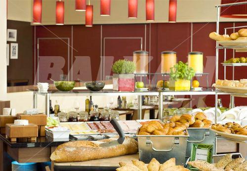 почивка в Courtyard by Marriott Paris Saint Denis