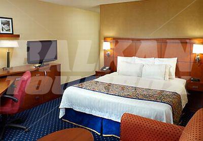 почивка в Courtyard by Marriott Louisville East