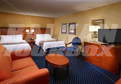 почивка в Courtyard by Marriott Louisville East
