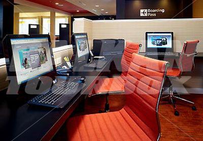 почивка в Courtyard by Marriott Louisville East