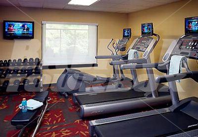 почивка в Courtyard by Marriott Louisville East