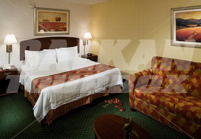 почивка в Courtyard by Marriott Wichita East