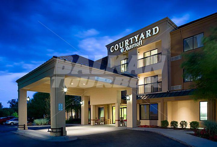 почивка в  Courtyard by Marriott Wichita East