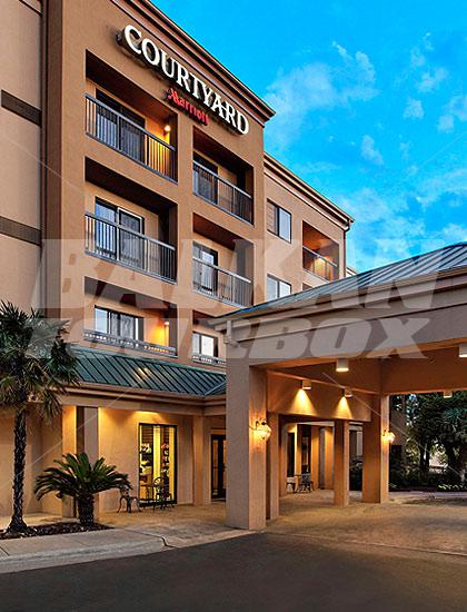 почивка в  Courtyard by Marriott Austin Northwest/Arboretum