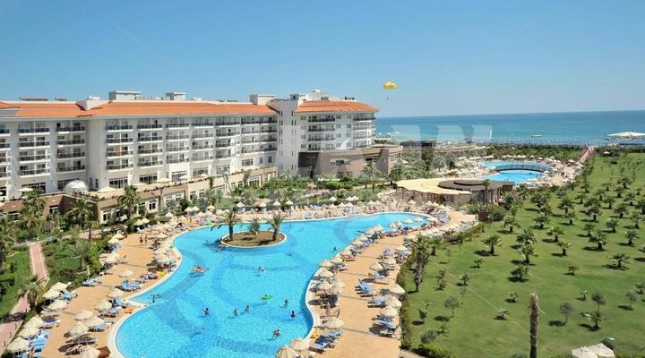 почивка в  Sea World Resort and SPA