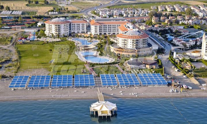почивка в Sea World Resort and SPA