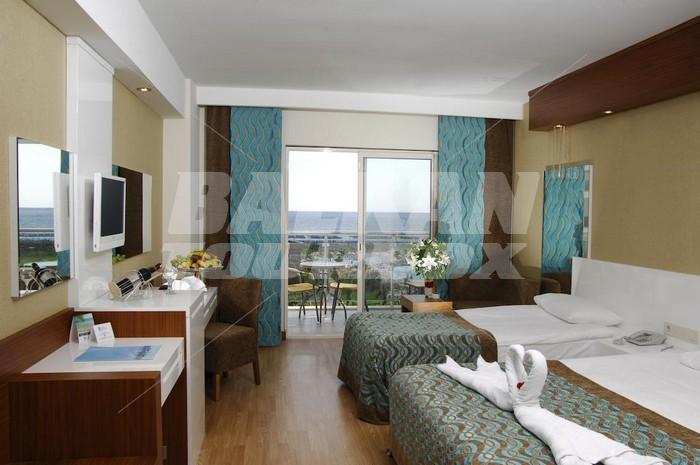 почивка в Sea World Resort and SPA