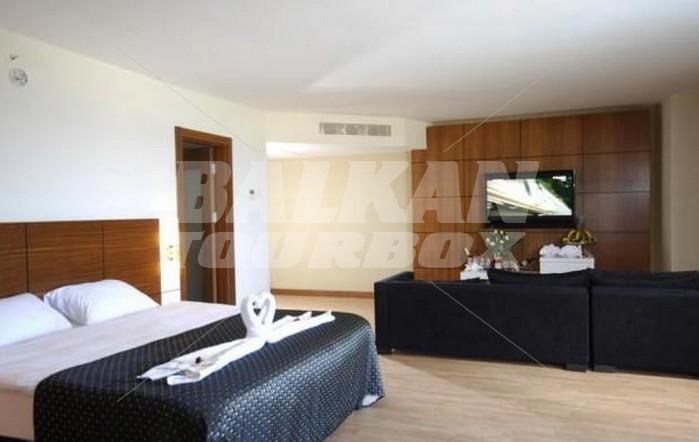 почивка в Sea World Resort and SPA