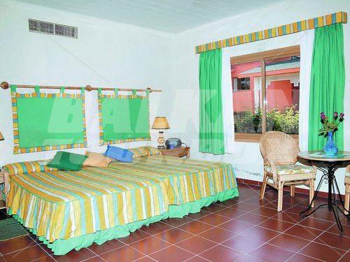 почивка в Playa Costa Verde